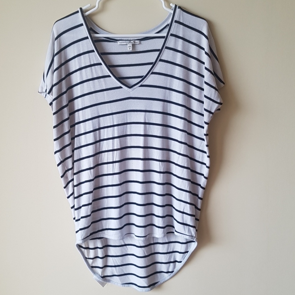 2 Flowy Express Tops - Picture 3 of 5